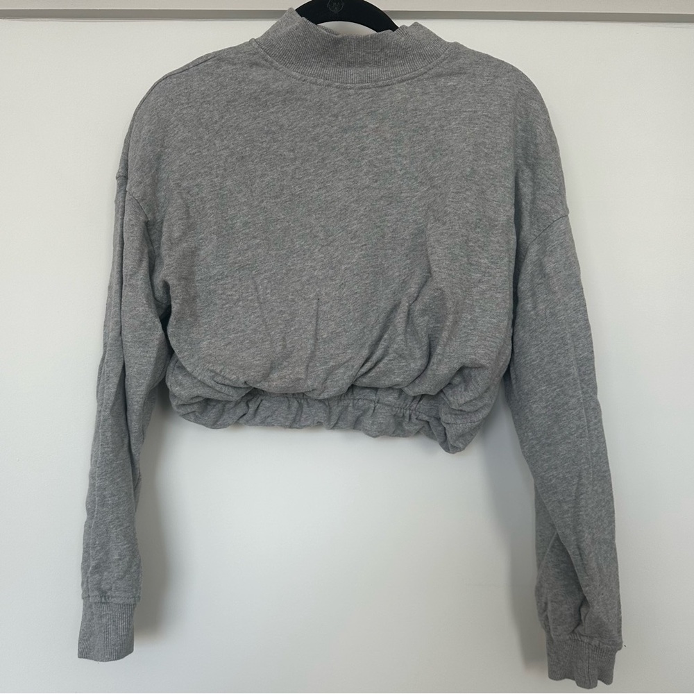Forever 21 Gray Cropped Bubble Sweatshirt